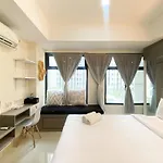 Cozy Studio Room At Pollux Chadstone Apartment By Travelio